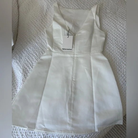 Reformation Zenni Dress Ivory - Size 2 - threedaughtersproperties.com